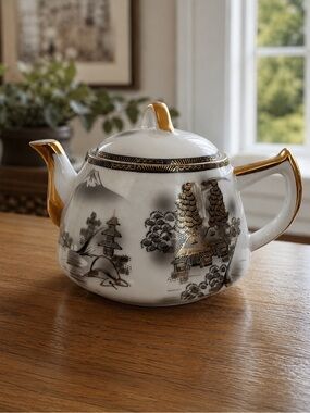 vintage 1950s Kutani Hayasi Japanese porcelain handpainted teapot